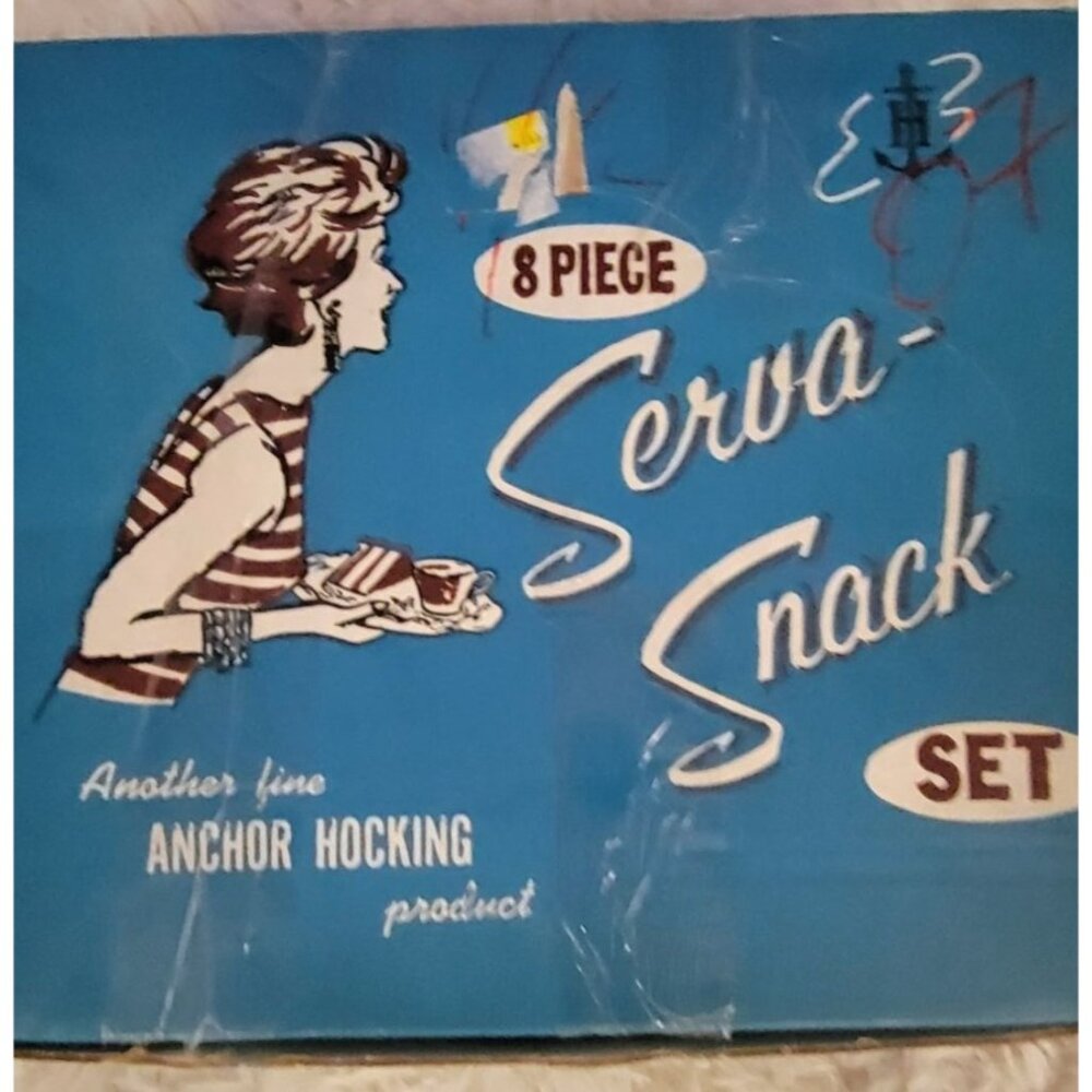 Vintage 8 Piece Anchor Hocking Serwa-Snack Set With Serving Trays & Cups